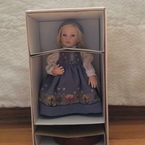 Annette collectors doll mint condition in box